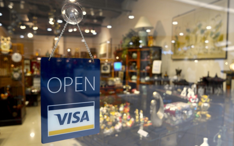 vitrine-COARAZE-min_open_sign_visa_sign_open_store_sign_visa_credit_card_business-810443